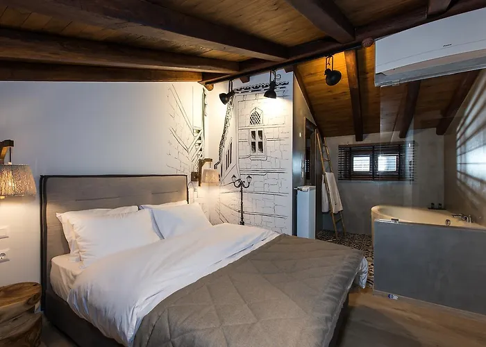 Olganos Vl Luxury & 4* וריה
