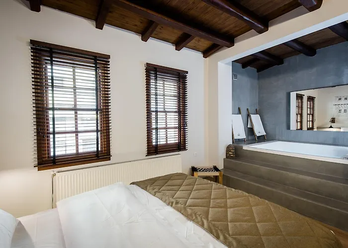 Olganos Vl Luxury & 4* וריה